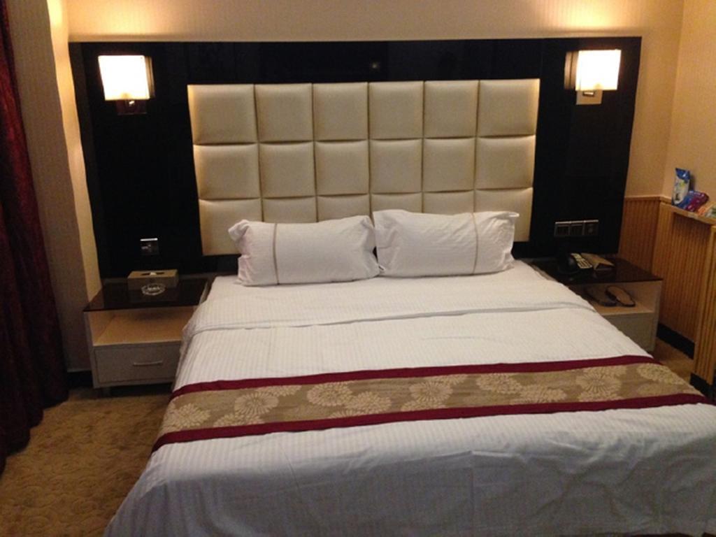 Tianguo Times Hotel فوشان الغرفة الصورة