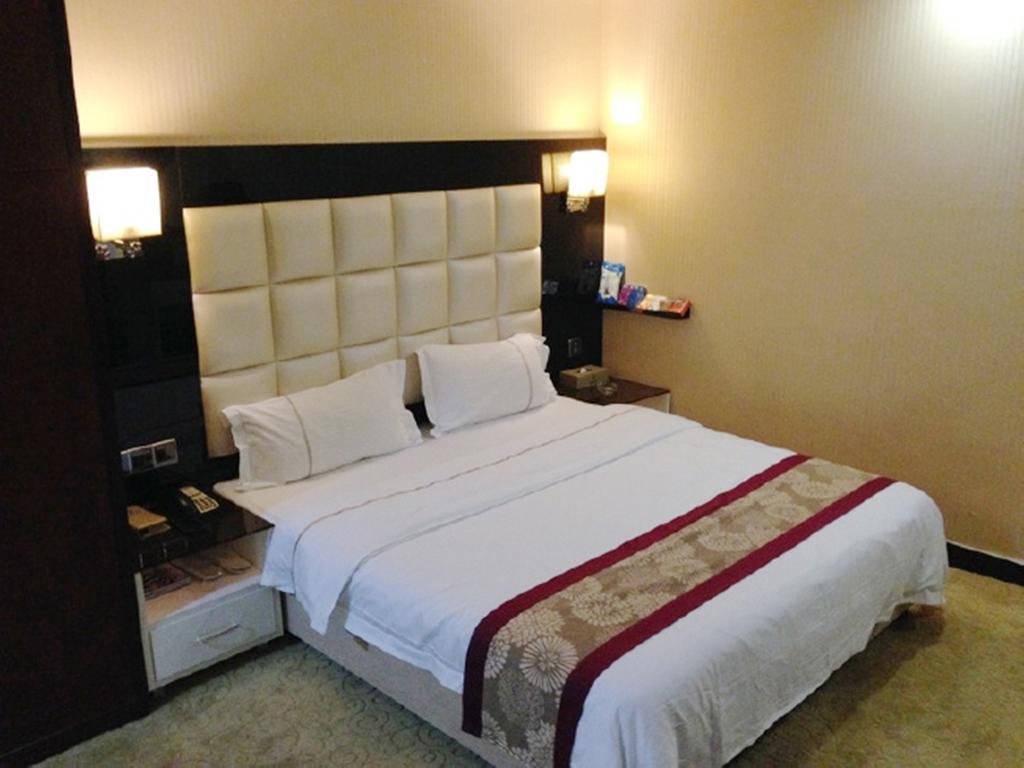 Tianguo Times Hotel فوشان الغرفة الصورة